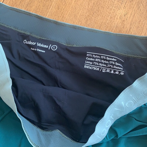 Outdoor Voices Exercise Shorts Size Large - Picture 3 of 3